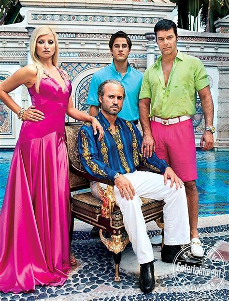 anillo de versace mujer|El asesinato de Gianni Versace. Serie de Netflix .